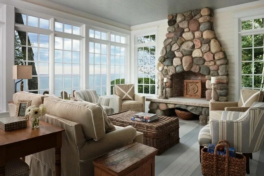 интерьер зелёный экостиль. стиль интерьера экостиль. Decorative sofa in the living room. экостиль кухня гостиная. интерьер спальни.