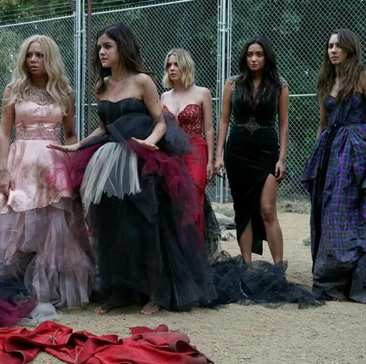 Уилдон милые обманщицы. Беттани милые обманщицы. Уилдон милые обманщицы. Кто э в милых обманщицах. Милые обманщицы эмили.