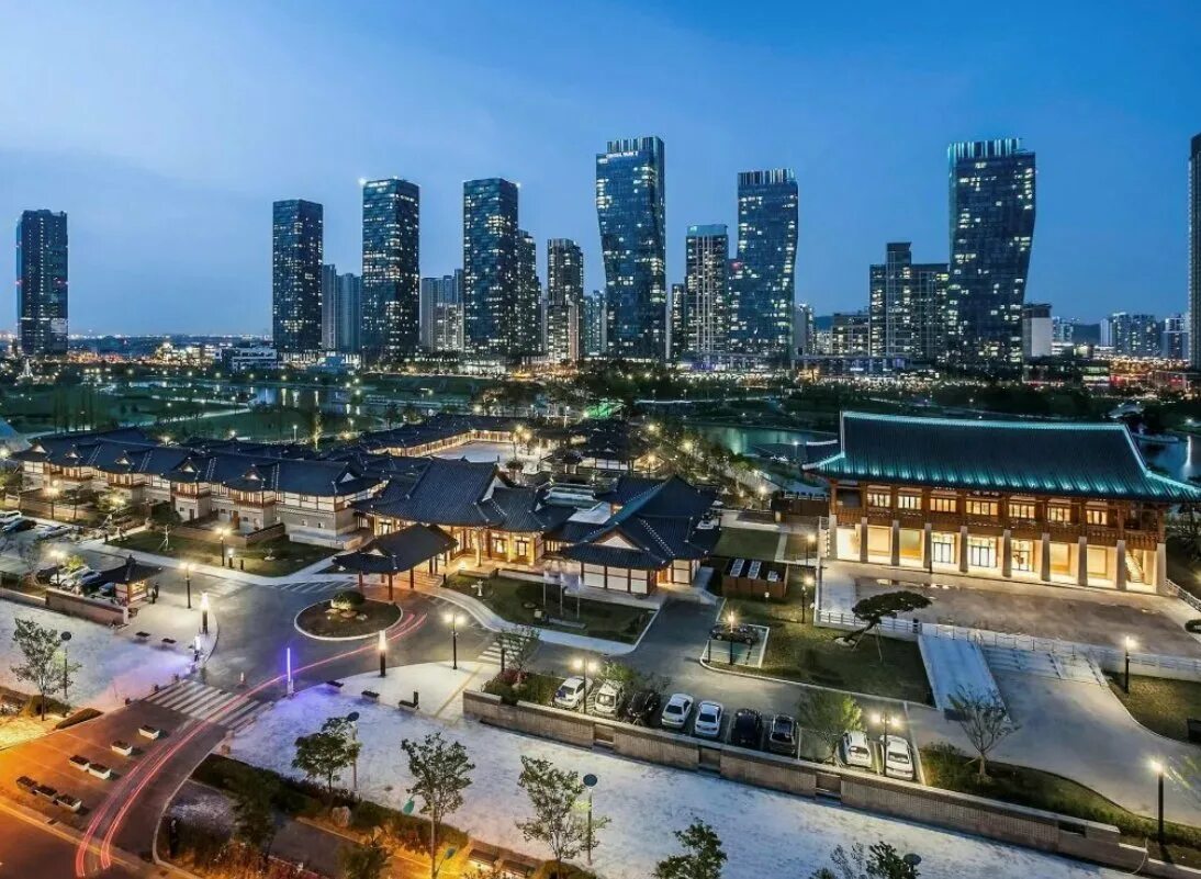 Галерея tri-bowl в сеуле. Ручей cheonggyecheon сеул. Ханян корея город. Чхонгечхон сеул. Корея столица сеул.