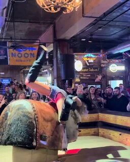 Open a slideshow of all 4 article images. 