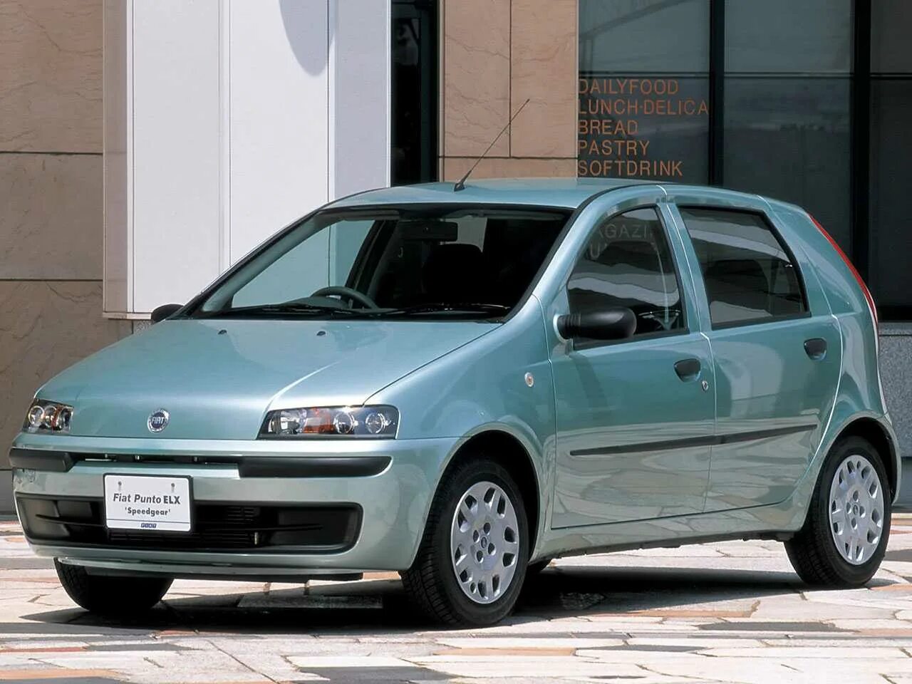 Куфар купить легковую автомобиль. Fiat punto II 1999-2003. Фиат Пунто 1999. Фиат Пунто 188. Fiat punto II.