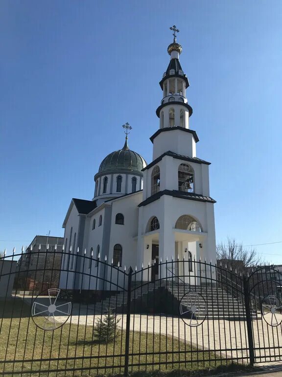 Кропоткин красноармейская. Церковь Кропоткин Радиострой. Петропавловская Церковь Кропоткин.