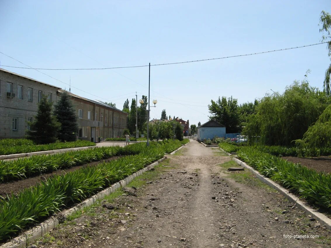 Погода красный кут неделя. Красный Кут Саратовская область. Заводской район красный Кут. Село красный Кут Украина. Город красный Кут.