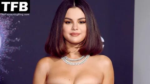 Selena Gomez Nude & Sexy Collection - Part 4 (150 Photos) .