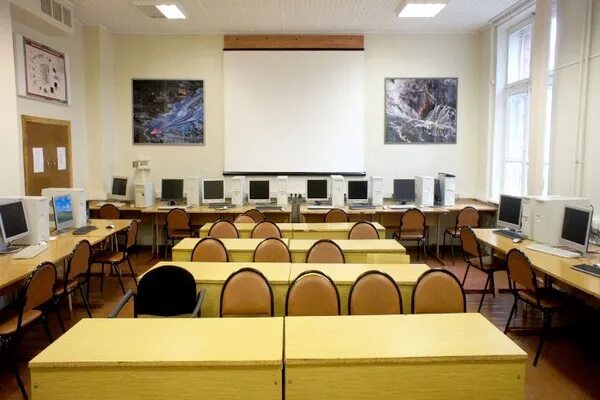 Школа отличается от других институтов современного образования