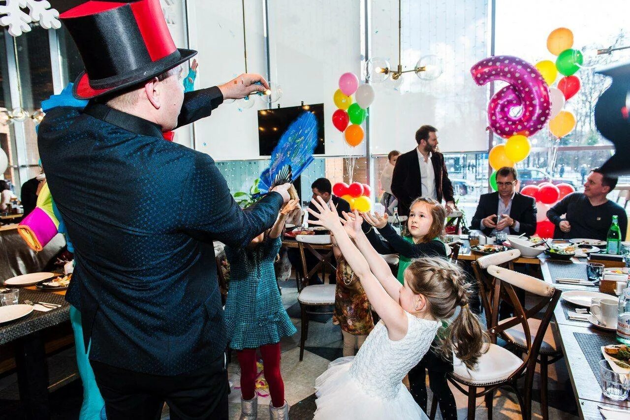 Фокусы для детей в москве. Шоу иллюзионистов в москве. Набор для фокусов piatnik 55 фокусов. Аниматор фокусник. Школа фокусов для детей.