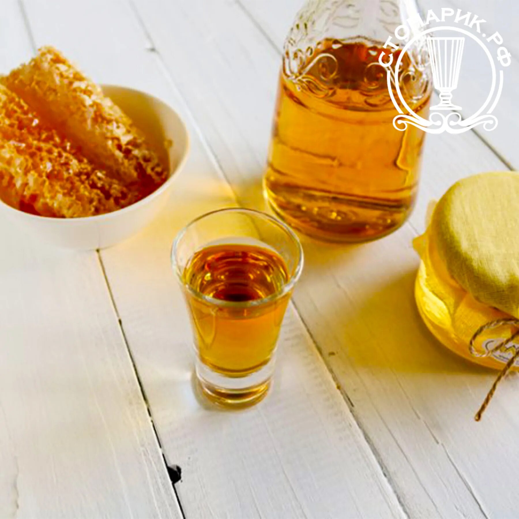 Ханни медовуха. Медовуха. Суздальская медовуха. Mead медовуха. Медовуха из меда.