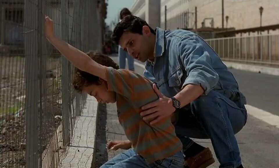 Энрико ло версо. Похититель детей 1992. Фильм il ladro di bambini. Фильм il ladro di bambini secs. Похититель детей 1992 трейлер.