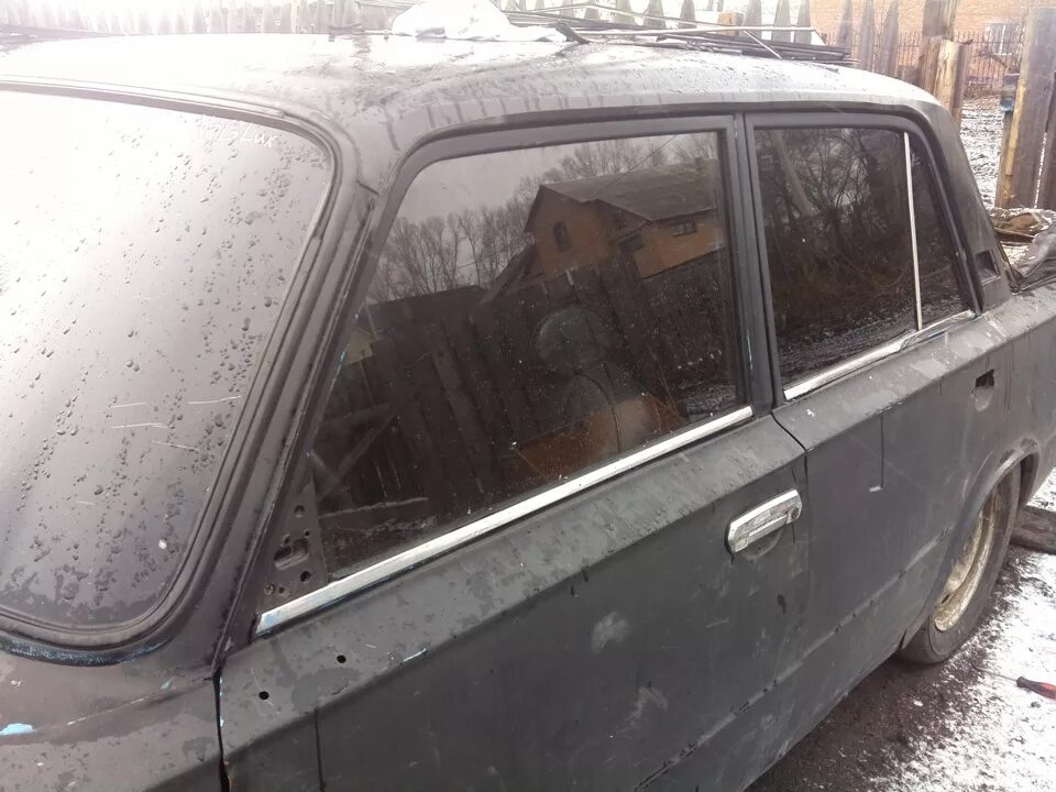 Бутылочные стёкла ваз 2107. Атермальные стекла ваз 2107. Бутылочное стекло на ваз. Боровские стекла на ваз 2107. Ваз 2107 заводская.