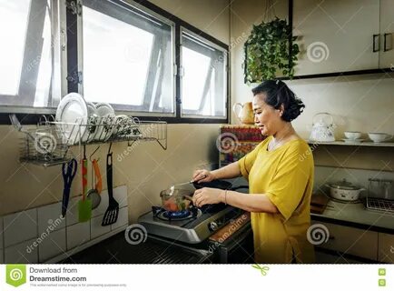 My mother like cooking