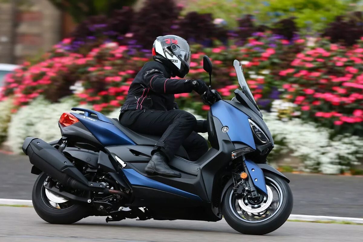 Купить скутер макс. Yamaha XMAX 400. Yamaha XMAX 2021. Yamaha XMAX 250. Scooter x-Max 400.