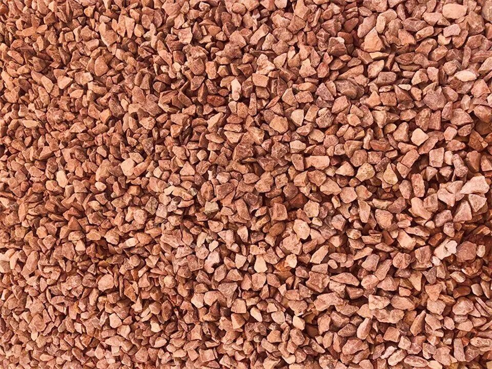 Розовый мраморный щебень. Сургуч кусковой чёрный. Изюм коричневый 1000г, узбекистан. Коричневый вес. Компост по слоям.