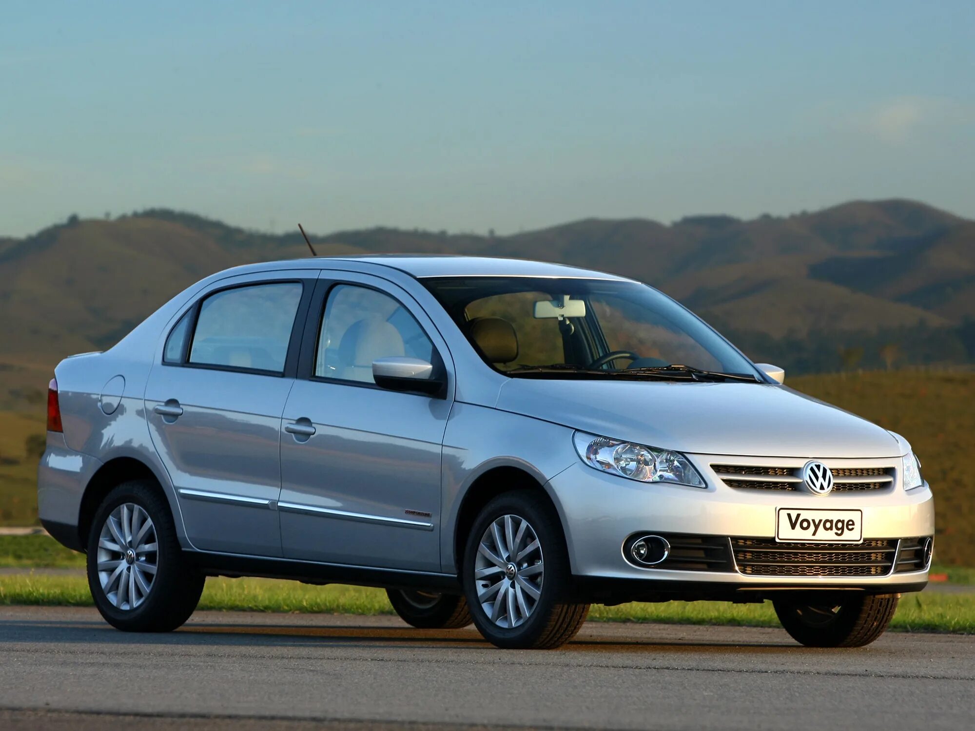 Вояж рестайлинг. Voyage машина. Вояж автомобиль седан. Voyage авто. Лиаз 5290 вояж.