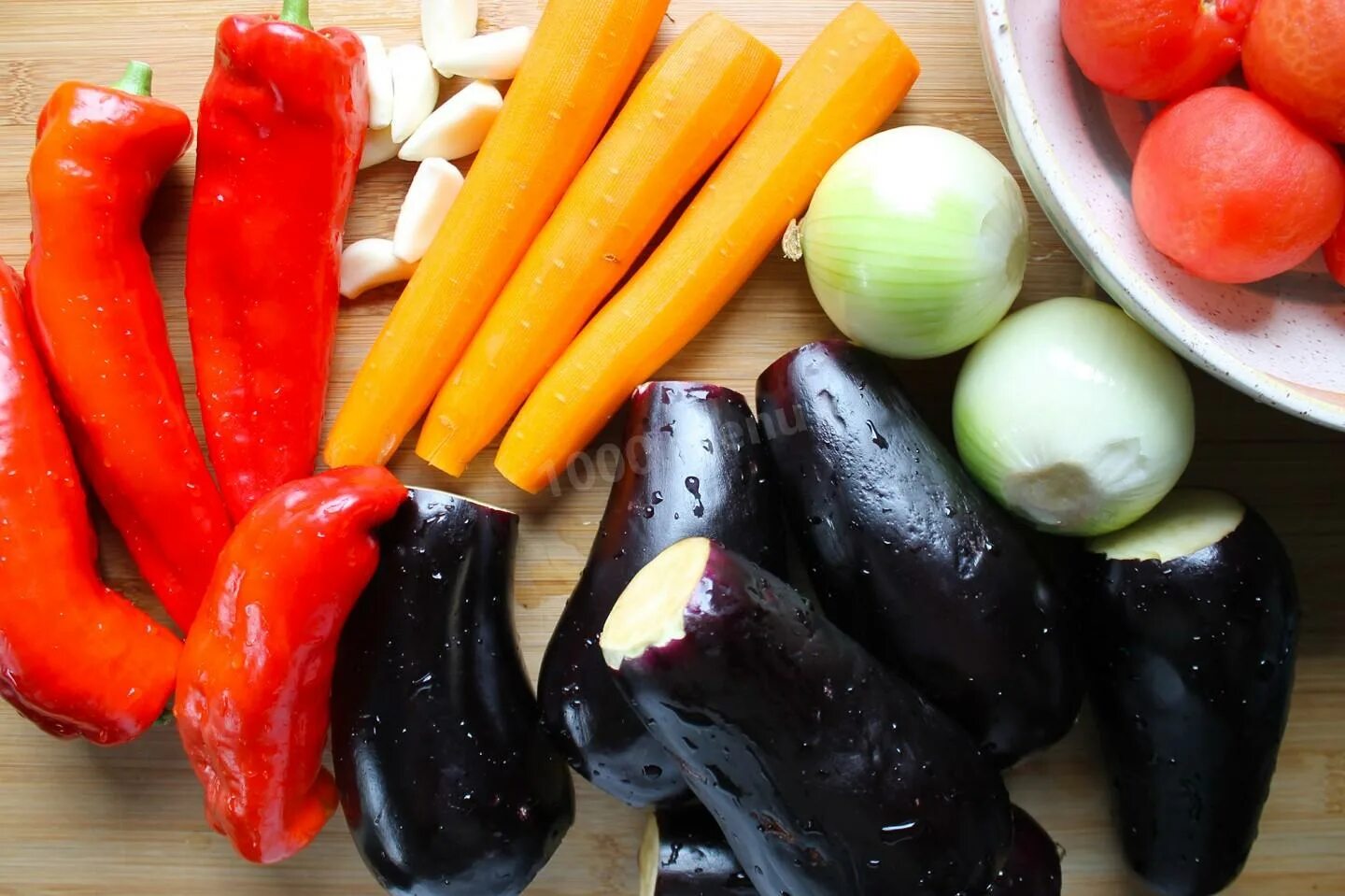 Перец баклажаны морковь. Томаты, перцы, огурцы, цуккини. Баклажаны с морковью. Томаты, перцы, огурцы, цуккини. Перец баклажаны морковь.