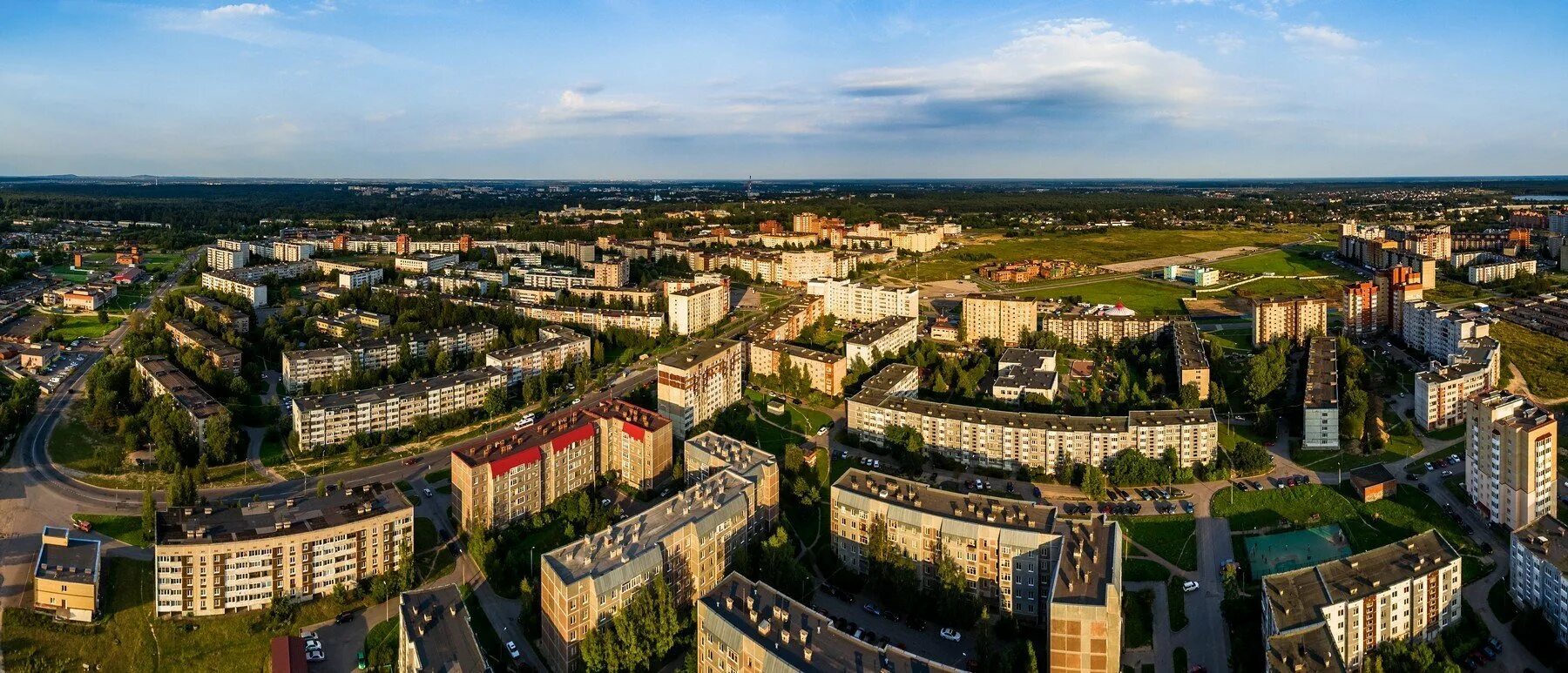 Ленинградская область гатчинский. Гатчина город. Микрорайон аэродром Гатчина. Город Гатчина Ленинградской. Гатчина панорама.