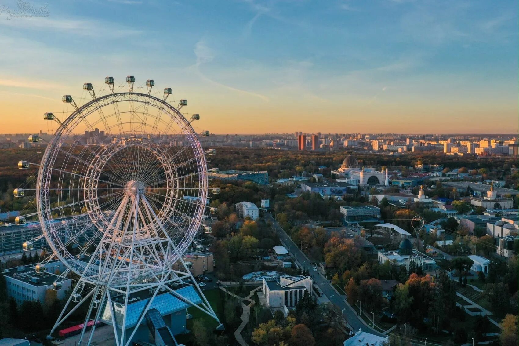 Москва новое колесо. Колесо обозрения ВДНХ. Колесо обозрения солнце Москвы на ВДНХ. Колесо обозрения на ВДНХ 2022. Колесо обозрения ВДНХ 2022 открытие.