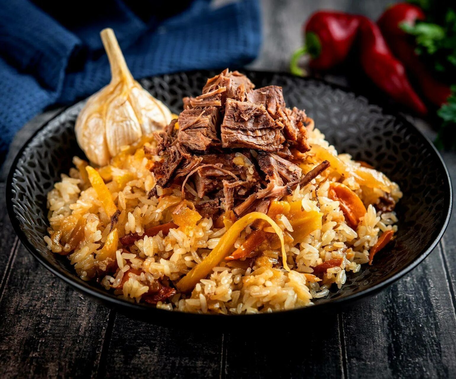 Плов с говядиной в казане. Шахрисабзский плов. Шахрисабзский плов. Нохудлу плов. Плов домашний.