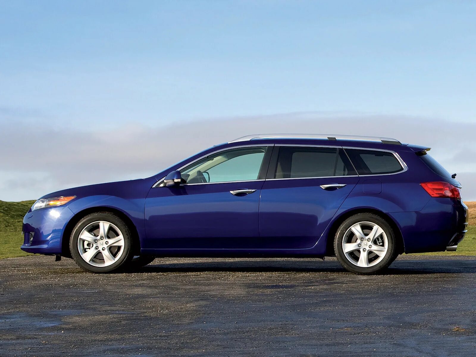 Универсалы 2008. Honda accord универсал 2008. honda accord tourer. honda accord tourer 2009. honda accord 8 универсал.