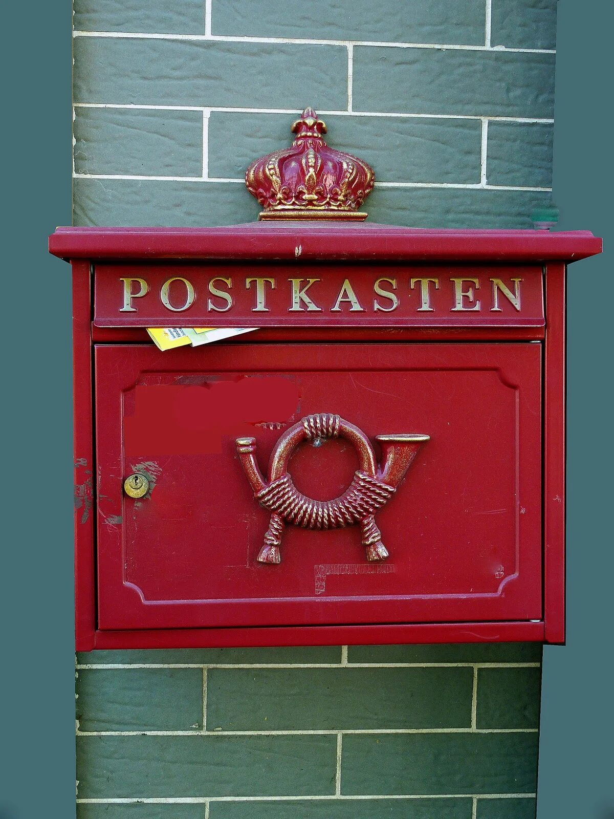 Компания почтового ящика. Почтовый ящик. Красный почтовый ящик. Почтовый ящик уличный. Почта ящик.