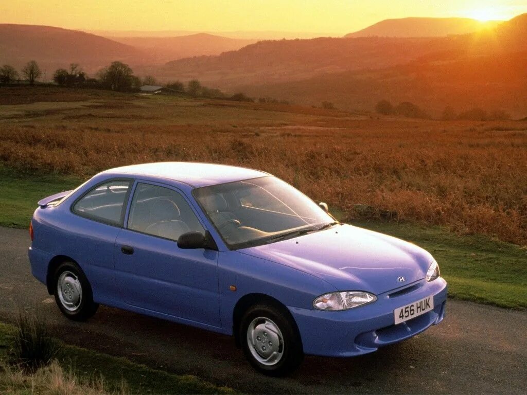 Hyundai поколения. Hyundai Accent 3. Hyundai Accent 1. Hyundai Accent i 1994 - 2000. Hyundai Accent 1 поколение.