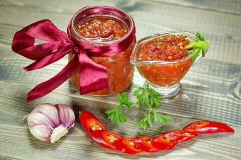 Приправа с острым перцем и помидорами