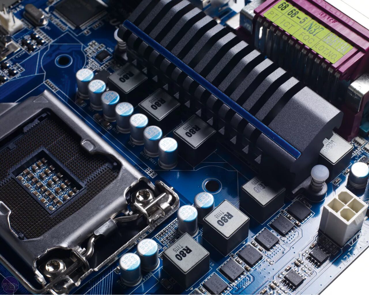 Ga-z68ap-d3. Материнская плата gigabyte ga-z68ap-d3. Gigabyte ga z68ap d3. 1. Gigabyte ga z68ap-d3 озу.