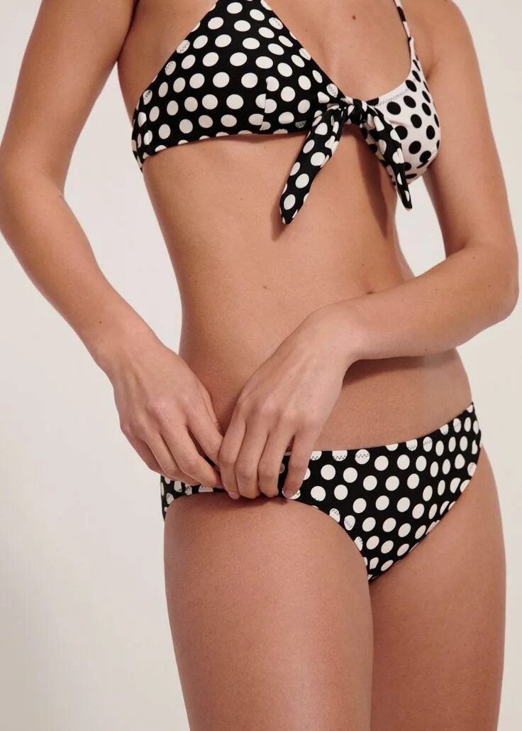 бикини в горошек. гортензия yellow polka dot bikini. купальник в горошек. красный купальник в белый горошек с высокой талией.