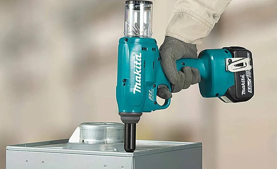 Макита инструмент 18. Makita 18v. макита заклепочник аккумуляторный. makita 18v xrm04. шуруповерт makita df488dwe.
