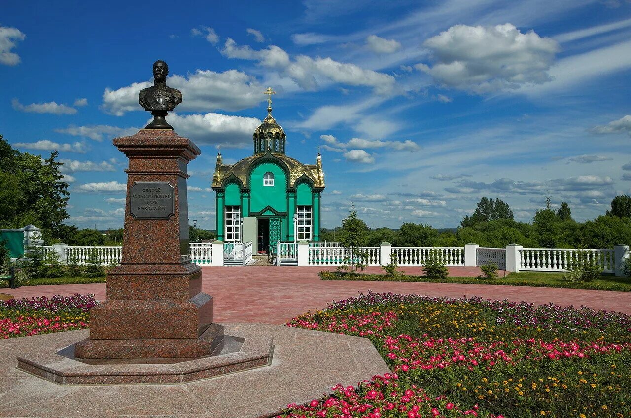 Включи достопримечательности города. Памятники архитектуры Тамбова. Памятник Николаю 2 в Тамбове. Соборная площадь Тамбов. Памятники культуры и архитектуры Тамбовской области.