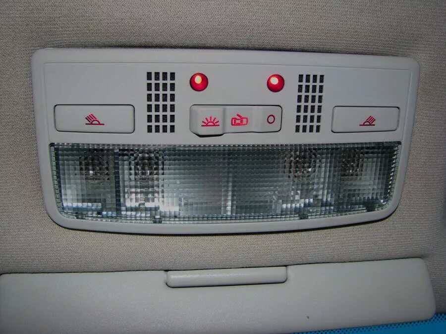 Светло, ещё светлее. или светодиодный салонный плафон. Hyundai Accent (2G), 1,