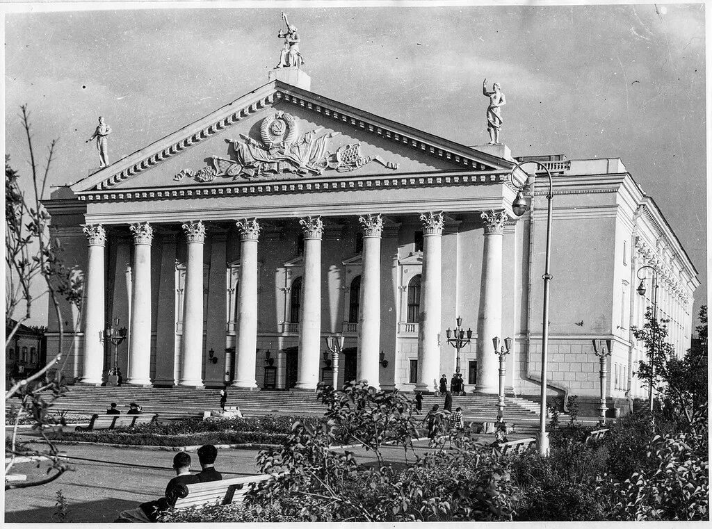 Старого театра 13