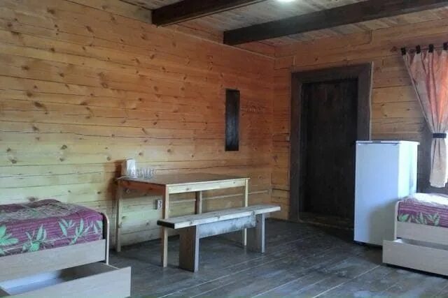 Гостевой дом добрыня горячинск. Горячинск отдых домики. Гостевой комплекс семейный горячинск. База отдыха на байкале горячинск. Бурятия горячинск гостевой дом семейный октябрьская 59.