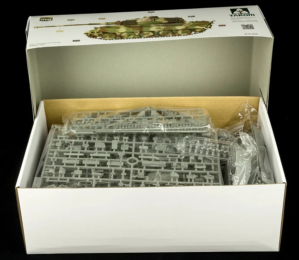 Takom tiger. Takom 2073. 2130 takom 1/35 немецкий тяжелый танк sd.kfz. 182 king tiger late production 2 in 1. 2047s takom 1/35 wwii german heavy tank sd.kfz.182 king tiger henschel turret w/zimmerit and interior. таком 2130.