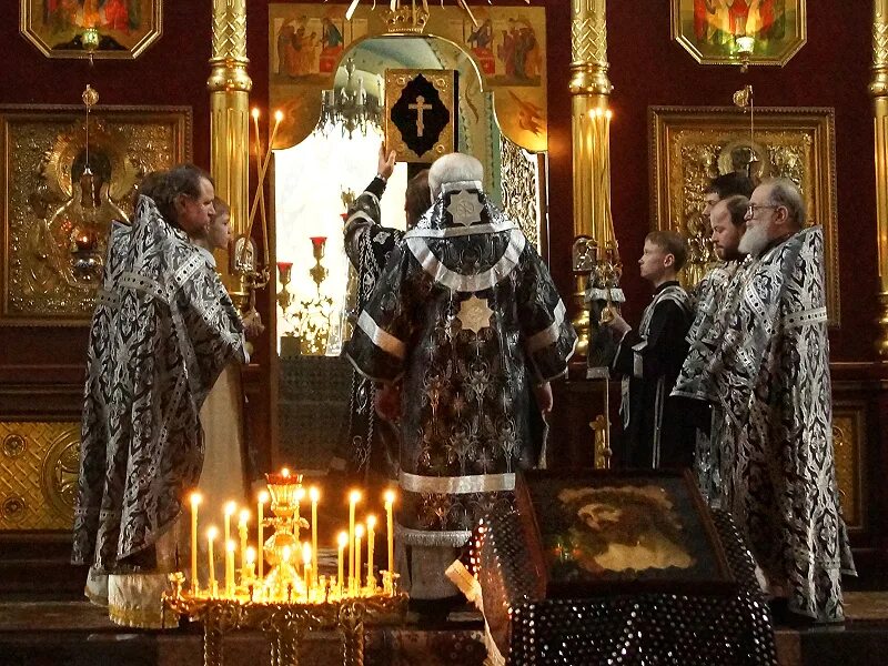 трансляция пасхального богослужения иркутск казанский. казанский храм лысково архиерейская служба. служба в церкви иркутск. храмы иркутска в пасху. литургия на корабле.