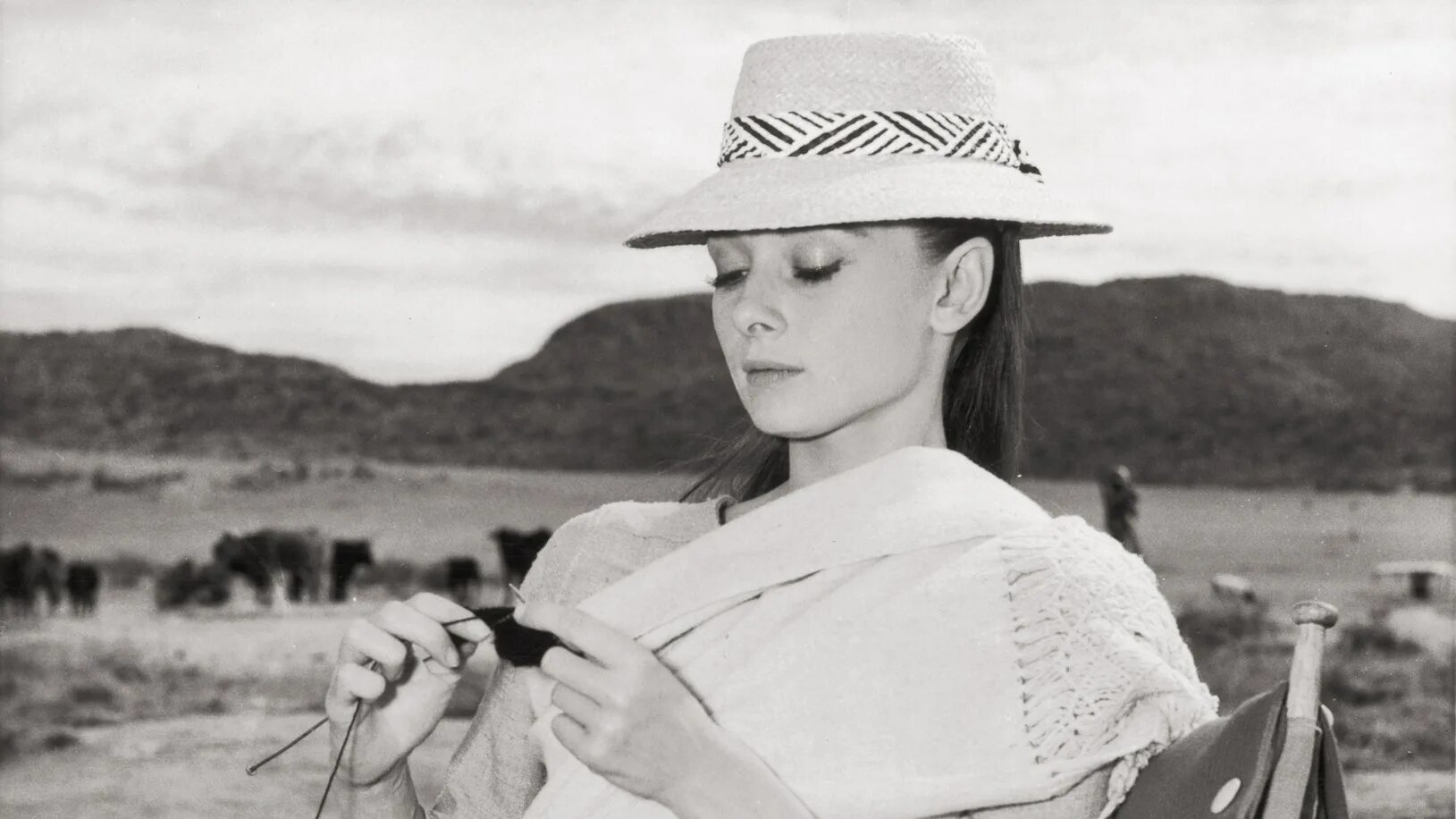 Одри хепберн 1950. Зои и одри. Одри бриссон жютра. Одри бриссон жютра. Одри хепберн.