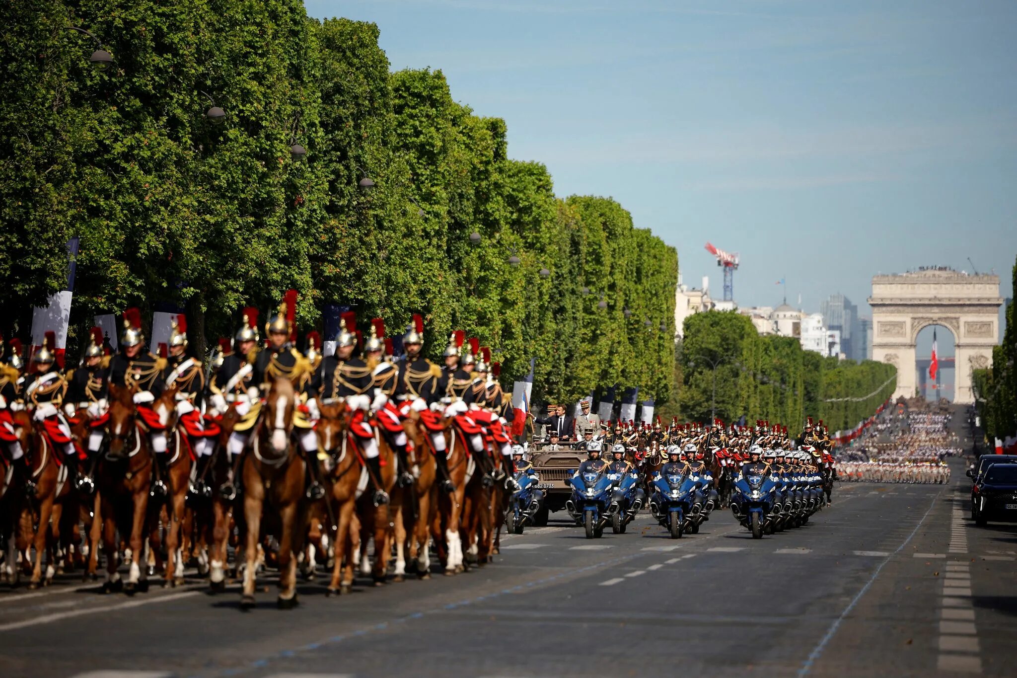 14 Июля день взятия Бастилии. Военный парад на Елисейских полях 14 июля. День взятия Бастилии парад. День взятия Бастилии парад 2022.