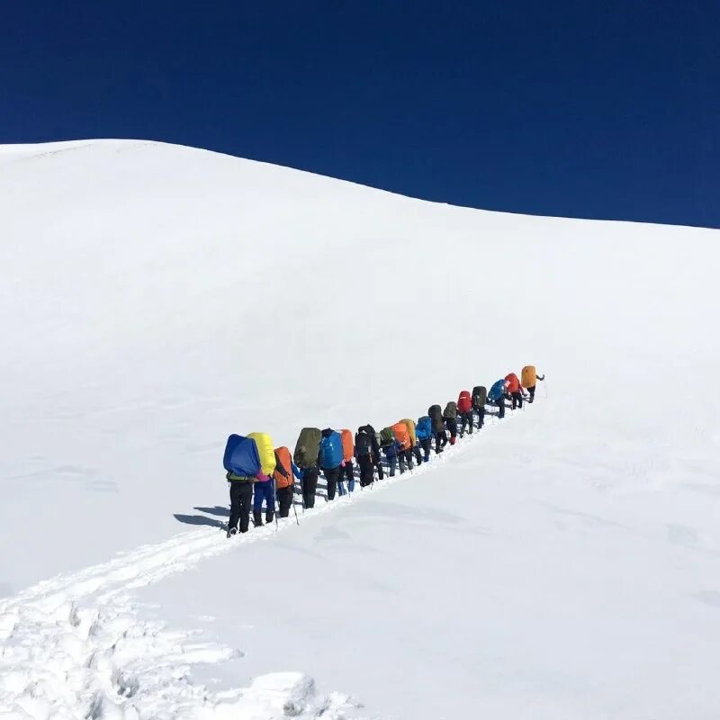 Д хармс как володя быстро под гору. Д. Гора шудья-пендыш пермский край на карте. На салазочках володя быстро под гору летел. Альпинисты в горах.