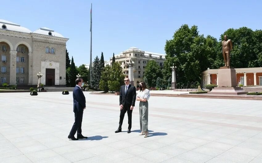 Государственный театр в гяндже. Время в гяндже. Город гянджа кировабад. Время в гяндже. Гянджа город.