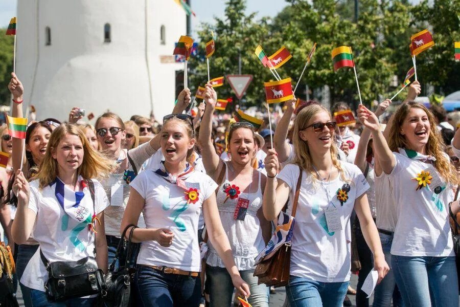 Литва население 2024. Литва народ. Молодежь Литвы. Литва люди. Литовские люди.