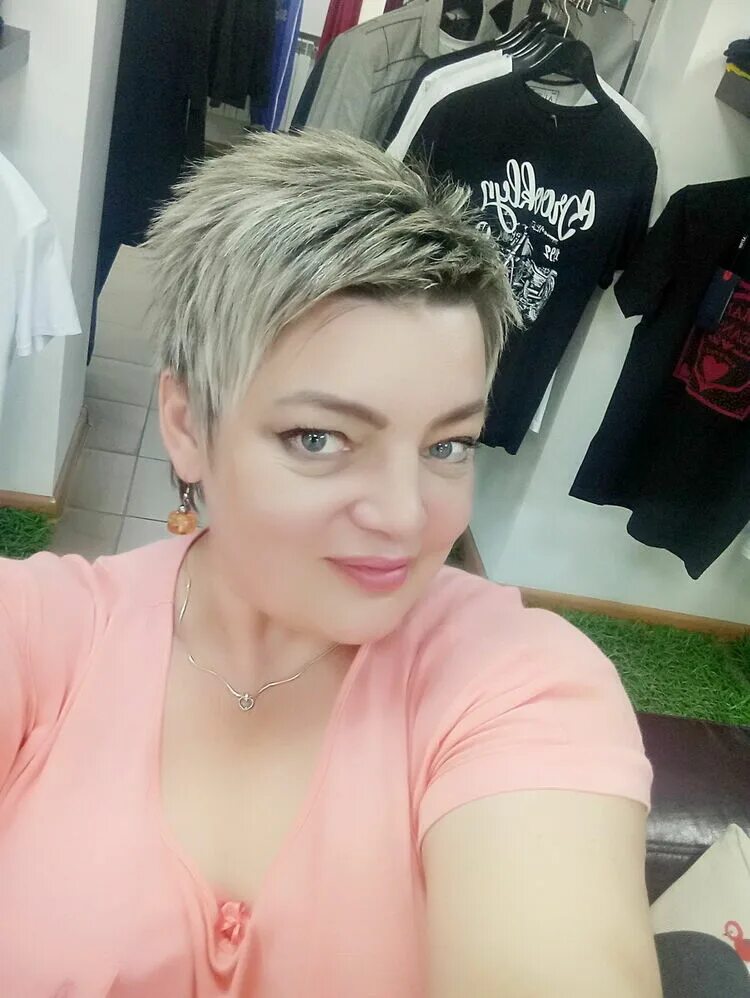 Девушки новозыбков. Девушки новозыбков. Новозыбковские девушки. Новозыбков досуг. Познакомится с женщиной в новозыбкове.