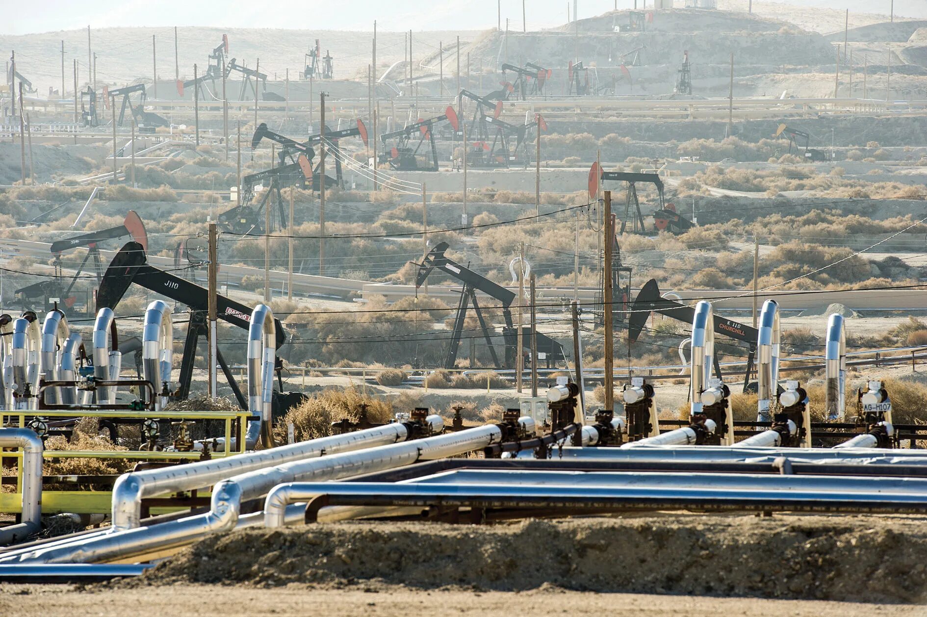 Газовая сланцы. Схема добычи сланцевой нефти. Газовая сланцы. Газовая сланцы. Сланцевые месторождения.