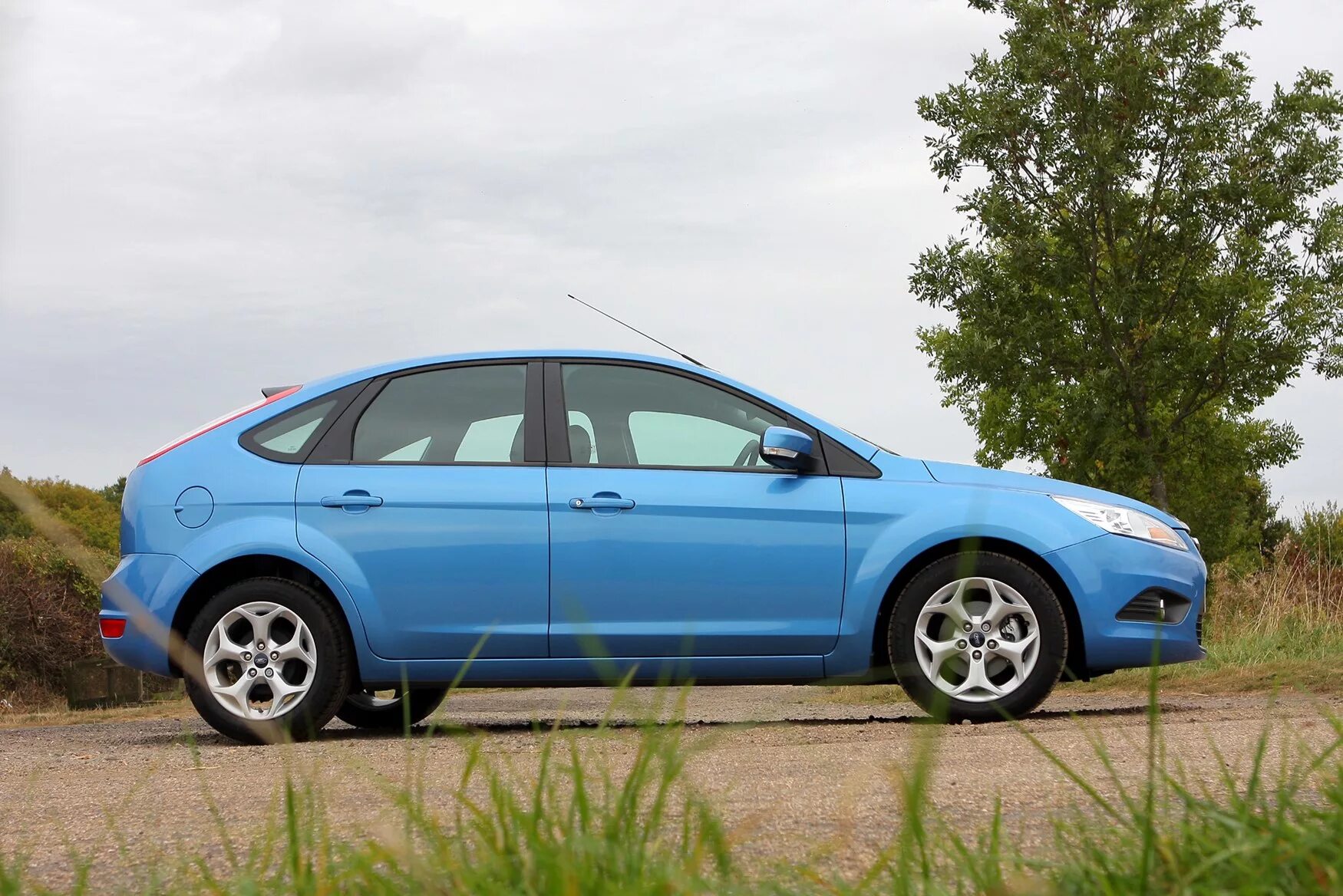 Форд фокус хлопок. Ford Focus 2005 Hatchback. Форд фокус 2005 хэтчбек. Ford Focus 2 хэтчбек. Ford Focus II 2005-2011 хэтчбек.