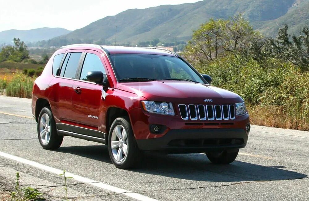 Автомобили внедорожники кроссоверы. Jeep Compass 2013. Jeep Compass Limited 2013. Jeep Compass 2000. Jeep Compass Latitude 2.4.