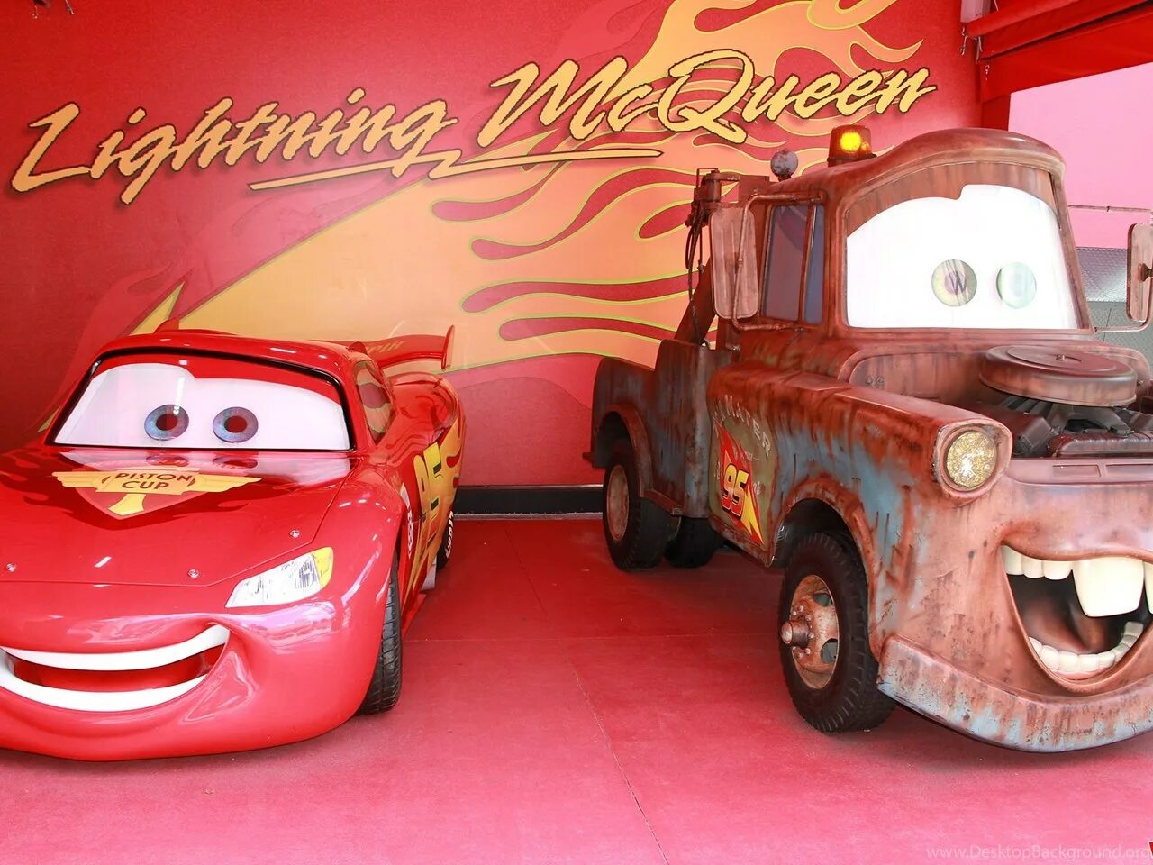 Тачки вики. Молния Маквин 1. Маквин молния Маквин. Lightning MCQUEEN and Mater.