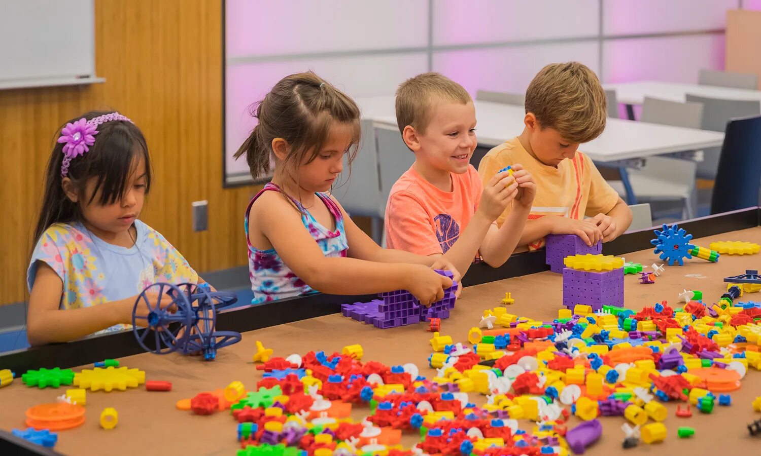 1 месяц ребенку. ребенок в 1 10. дети первого года жизни. 1 год девочке. первые шаги ребенка.