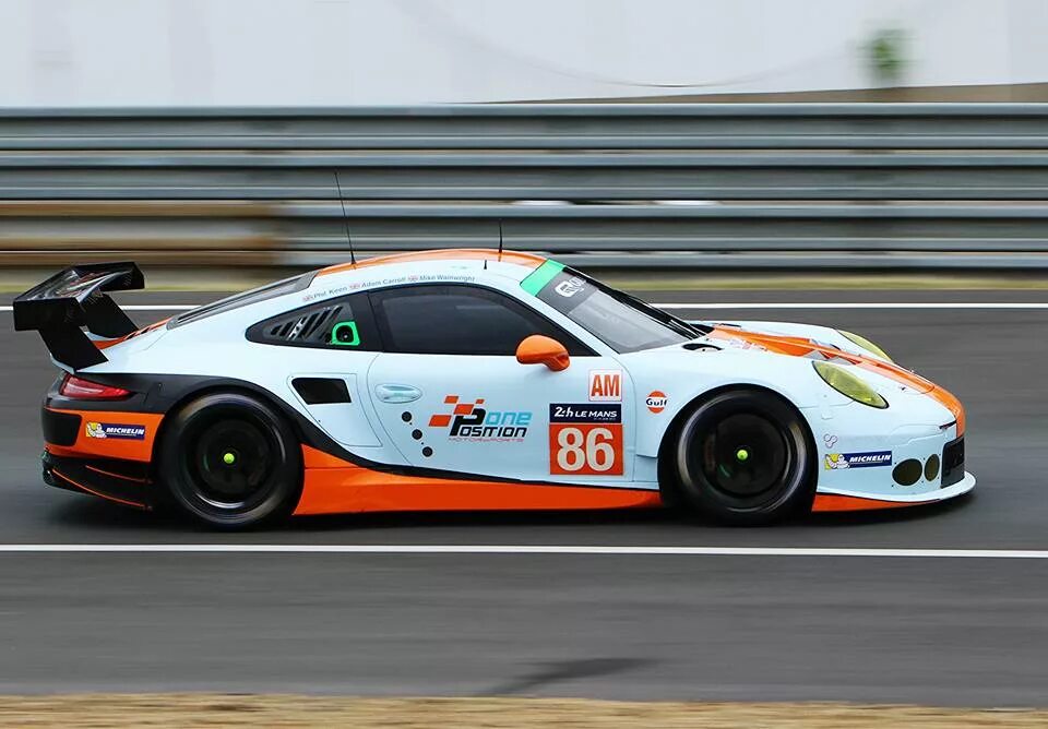 Racing uk. Гульф рейсинг. Porsche Gulf Racing. Gulf Racing Nissan. Gulf в автоспорте.