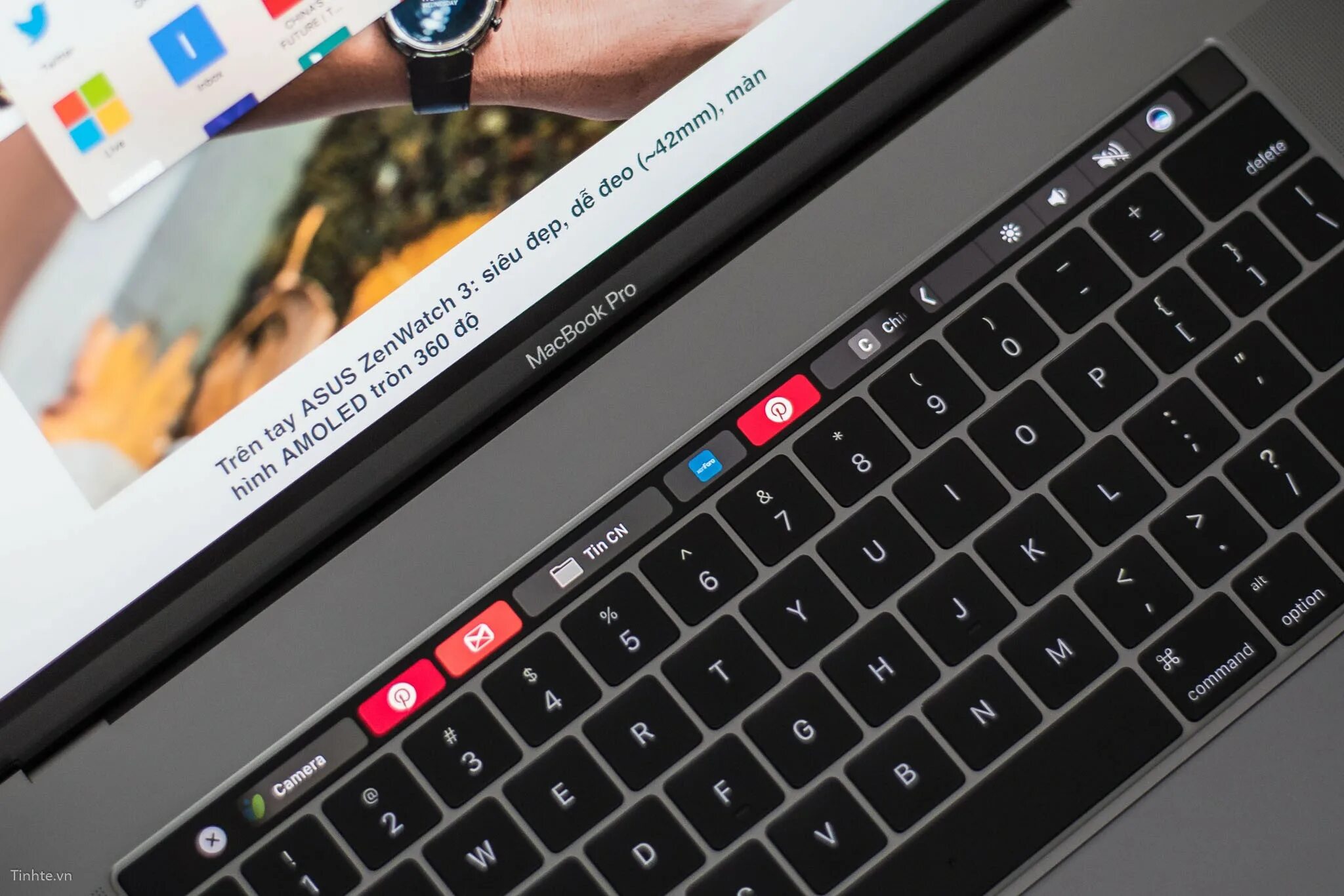Функции макбука. Touchbar в макбуках применение. тач бар макбук как пользоваться.