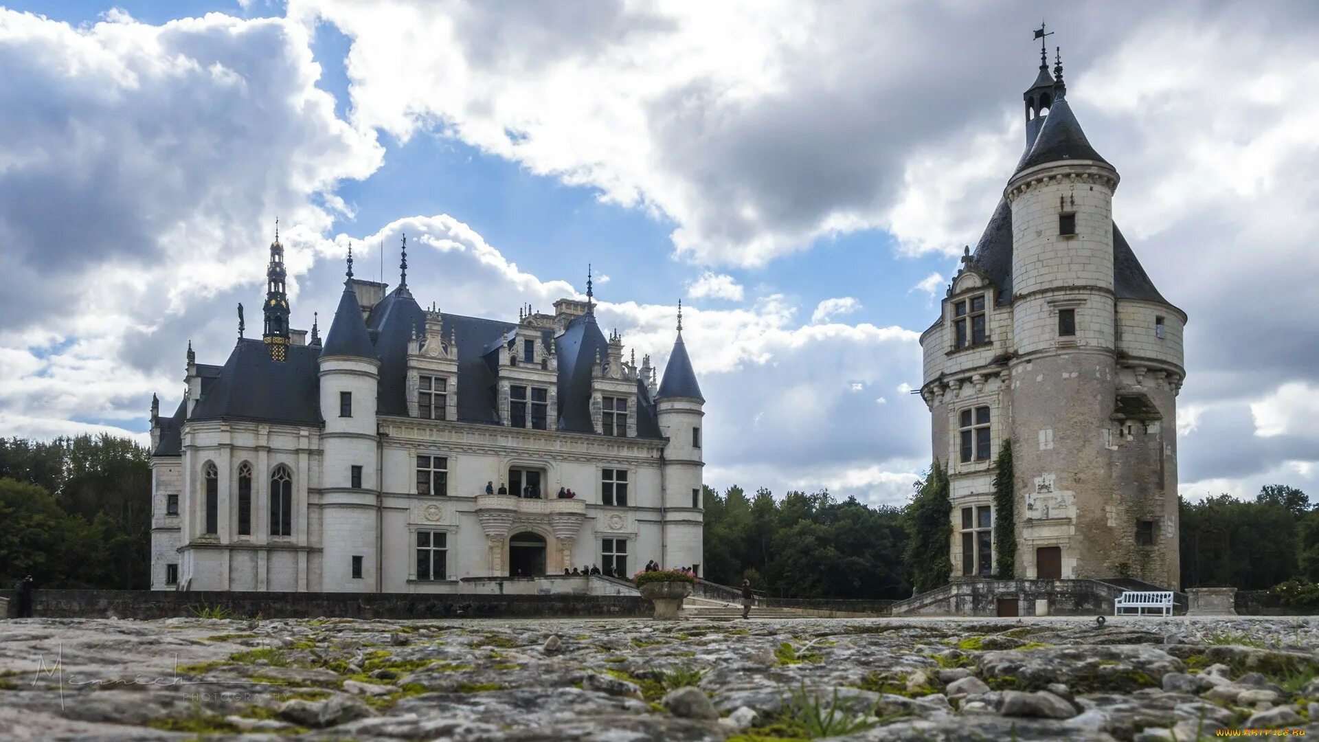 Шато девуз франция. Шато де Виньи Франция замок. Замок в Шато-Вердёне, Франция. Замок Монпупон Франция. Шато де Турс замок.