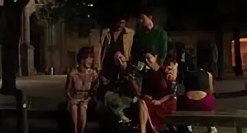 Снял испанку. Испанская девушка в красном платье. Национальный стиль испании. Снял испанку. Испанские танцы на улице.