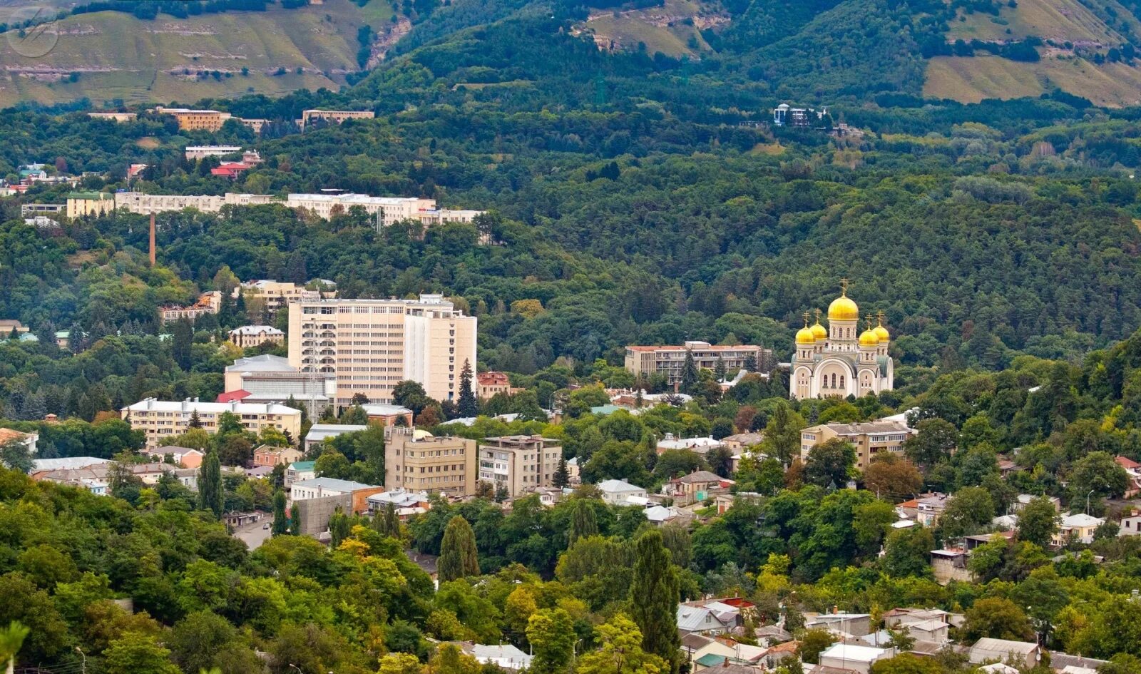 Кисловодск сайт. Кисловодск город курорт. Кисловодск панорама города. Кисловодск горы и Нарзан. Панорамные виды КМВ Ессентуки.